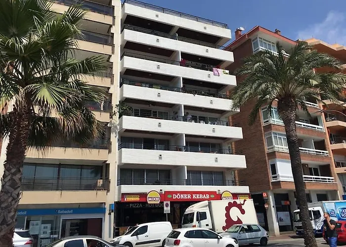 Appartement - Beachside - Free Parking - Limited Size Car