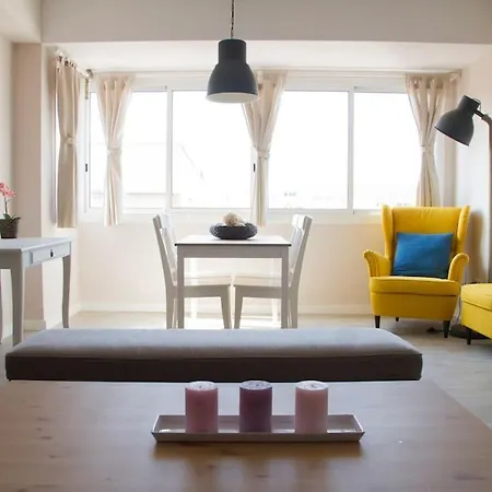 - Beachside - Free Parking - Limited Size Car * Lloret de Mar