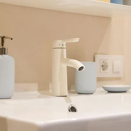 Appartement - Beachside - Free Parking - Limited Size Car *