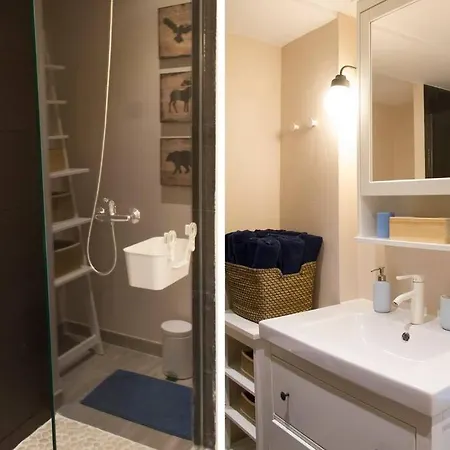 - Beachside - Free Parking - Limited Size Car Appartamento