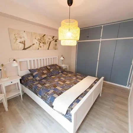 Apartment - Beachside - Free Parking - Limited Size Car Lloret de Mar