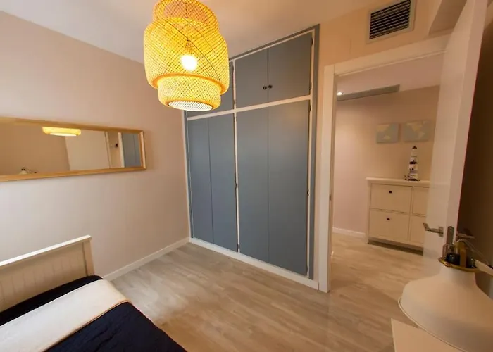 - Beachside - Free Parking - Limited Size Car Apartamento