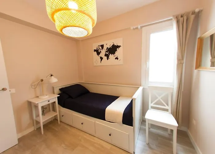 - Beachside - Free Parking - Limited Size Car * Lloret de Mar